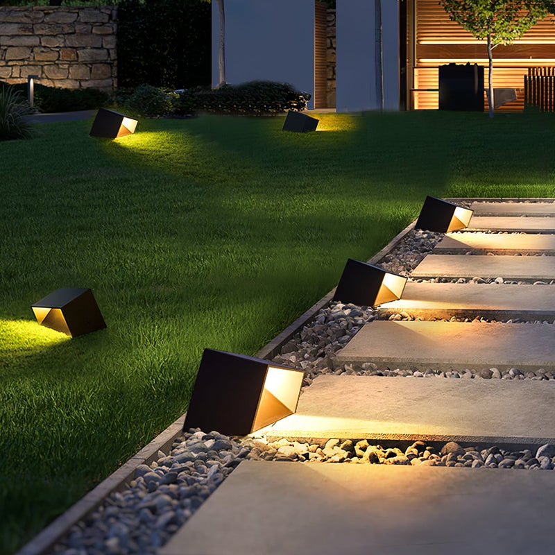 Cube Garden Solar Outdoor Light