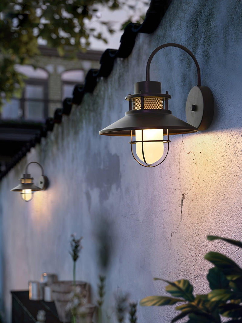 Felix Outdoor Lamp