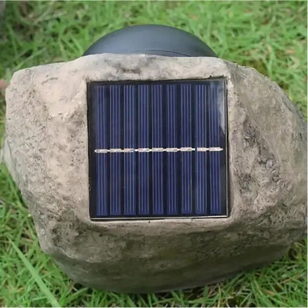 RockyLight | Solar-powered lights in the shape of a stone